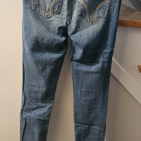 Hollister Skinny Jeans - Picture 2 of 6